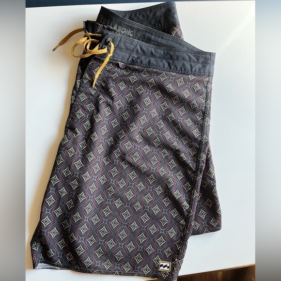 Men's Billabong Board Shorts Multicolor Diamond 38 Surf Beach Vibrant Sunday - Picture 11 of 13